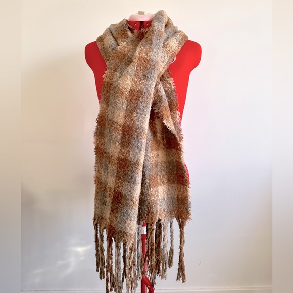The Latest Scoop - Fluffy Plaid Fringe Scarf - Picture 2 of 7